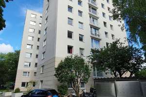 Hochwertig kernsanierte 4-Zimmer-Wohnung mit Terrasse, Garage u. XXL-Keller in gepflegter Wohnanlage – Die vollständige Adresse der Immobilie erhältst du vom Anbieter., 81549 Obergiesing, München – Vorschaubild 1