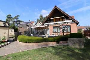 Stilvolles Architektenhaus mit Wellnessbereich, Koiteich und Wintergarten – Nürnberg – Vorschaubild 2