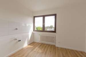 Helle, frisch renovierte 3-Zimmer Wohnung in schöner Lage + Gemeinschaftsschwimmbad – Prinz-Regent-Str. 79b, 44795 Weitmar-Mark, Bochum – Vorschaubild 6