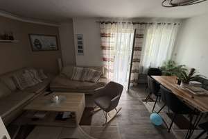 Gepflegtes Dreifamilienhaus mit 2 Garagen und großem Grundstück in  Regensburg Schwabelweis – Die vollständige Adresse der Immobilie erhältst du vom Anbieter., 93055 Schwabelweis, Regensburg – Vorschaubild 5