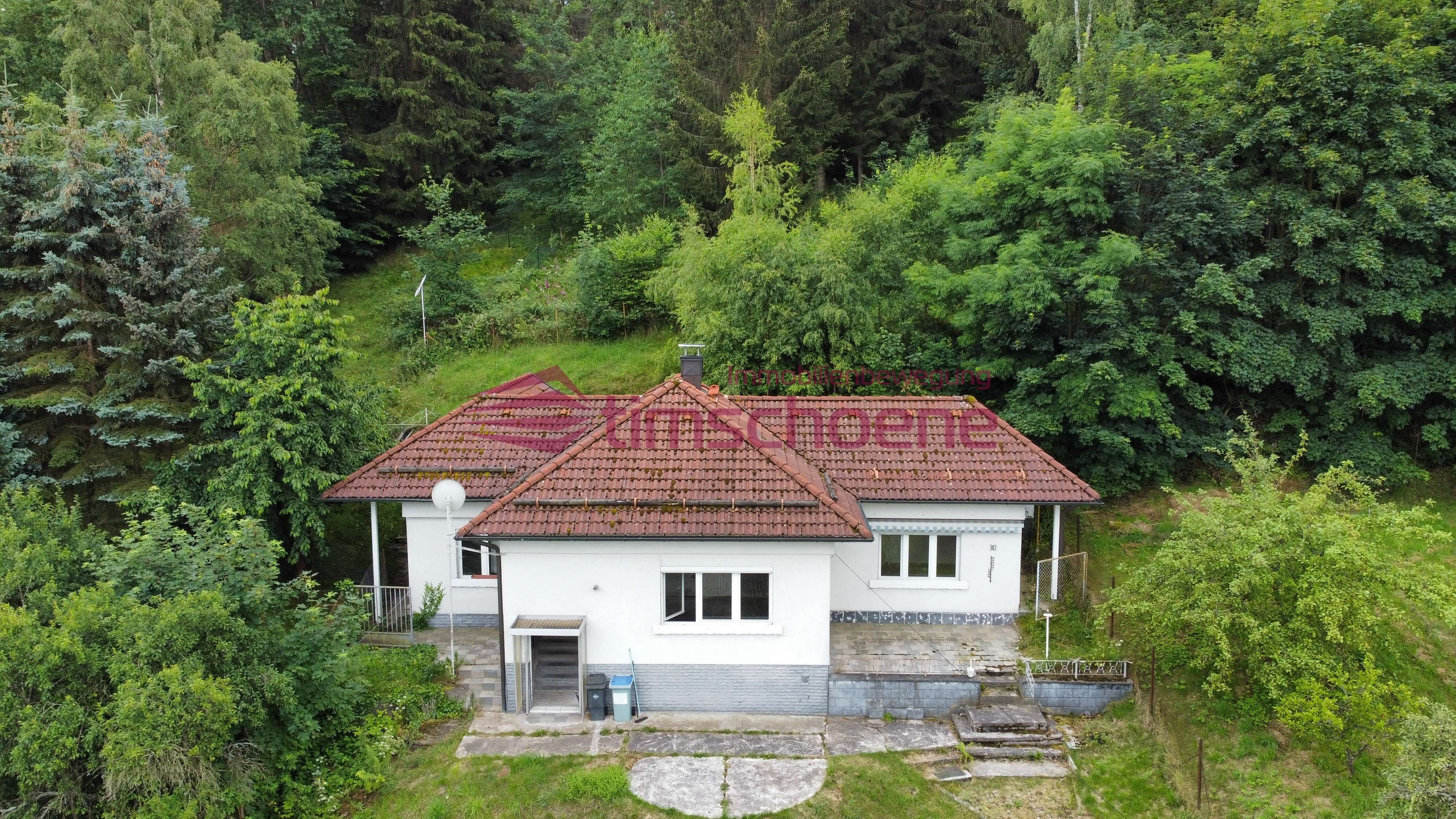 Idylisch gelegenes Ferienhaus mit großem Garten in Elgersburg zu verkaufen!, Ilm Kreis – Bild 1