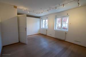 ***Heike Borchers Immobilien***Exklusives Familiendomizil mit Traumgarten, Wellnessoase & Kamin*** – Die vollständige Adresse der Immobilie erhältst du vom Anbieter., 82008 Unterhaching – Vorschaubild 7