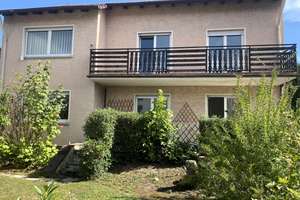 Maintal-Dörnigheim, freistehendes 3-Familien-Haus, 663 m² Grdst., 207 m² Wfl., 2 Garagen, 640.000,- – Die vollständige Adresse der Immobilie erhältst du vom Anbieter., 63477 Maintal – Vorschaubild 1