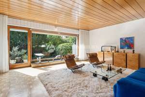 Einfamilienhaus mit besonderem Charme. Sauna, Terrasse und beheizter Garage mitten in Britz!