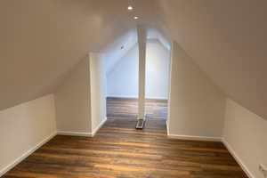 Neu Renovierte 3. Zimmer Wohnung – Rather Straße 8a, 40476 Düsseldorf – Vorschaubild 1