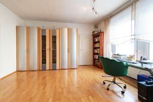 Ungewöhnlich vielseitig: Großzügiges Einfamilienhaus mit Charme, Optionen und Perspektive – Die vollständige Adresse der Immobilie erhältst du vom Anbieter., 42651 Solingen-Mitte, Solingen – Vorschaubild 4