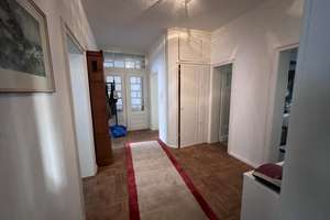 Gepflegte 4-Zimmer-Wohnung mit Balkon in Karlsruhe