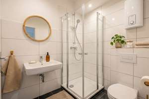 +++ TOP STUDENTENAPARTMENT, SANIERT, VOLLMÖBLIERT, EBK, WLAN +++ – Die vollständige Adresse der Immobilie erhältst du vom Anbieter., 45127 Stadtkern, Essen – Vorschaubild 3