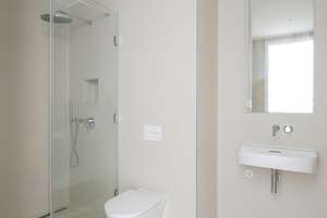 AM TACHELES – Elegante 2-Zimmer-Wohnung in Bestlage – Die vollständige Adresse der Immobilie erhältst du vom Anbieter., 10117 Mitte (Ortsteil), Berlin – Vorschaubild 7