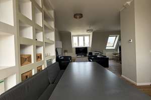 Ruhiges Dachgeschoss-Refugium mit Sonnenterrasse – Muskauer Str. 44, 10997 Kreuzberg, Berlin – Vorschaubild 2