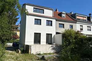 Pasing: Energetisch saniertes REH mit 300m2 Grundstück in ruhiger Wohnlage angrenzend an Parkanlage! – München – Vorschaubild 1