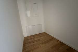 Attraktiv! 4-Zimmer-Wohnung mit 2 Balkonen und traumhafter Aussicht im Erstbezug – Lutherstraße 8a, 4315 Neustadt-Neuschönefeld, Leipzig – Vorschaubild 3
