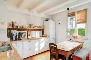 "Ein Haus mit Seele"
Charmantes Einfamilienhaus mit geräumiger Scheune und idyllischem Garten! – Rhein-Sieg-Kreis – Vorschaubild 3