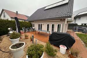 Provisionsfrei! Gepflegtes Einfamilienhaus mit 7 Zimmern und Garage in Erlenbach – Die vollständige Adresse der Immobilie erhältst du vom Anbieter., 74235 Erlenbach – Vorschaubild 1