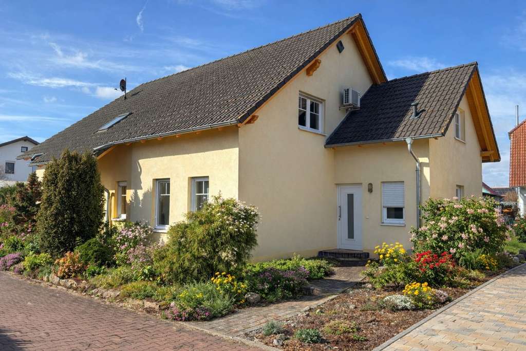 Immobilie in Amt Wachsenburg - Amt Wachsenburg: Mehrgenerationenhaus oder Wohn- und Geschäftshaus mit vielfältigen Möglichkeiten - Bild 0
