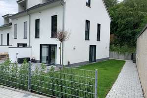 Raumwunder-Großzügiges Einfamilienhaus /  Reihenmittelhaus in Wiesbaden-Rambach – Die vollständige Adresse der Immobilie erhältst du vom Anbieter., 65207 Rambach, Wiesbaden – Vorschaubild 1