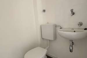 Schöne familienfreundliche 4-Zimmer-Wohnung mit Loggia nähe Augsburg-Kuhsee zu vermieten  – Mittenwalder Straße 16, 86163 Hochzoll-Süd, Augsburg – Vorschaubild 8