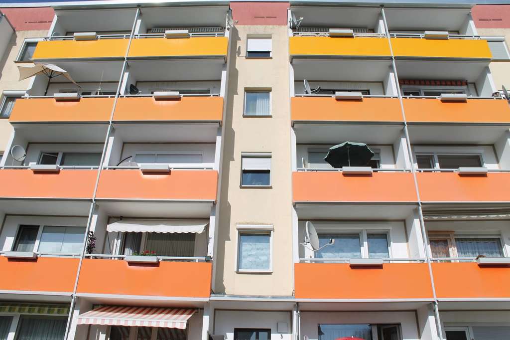 Immobilie in Georgenthal - Renovierungsbedürftige 2-Zimmer-Wohnung im 3. OG in Georgenthal/Thür. Wald - Bild 0