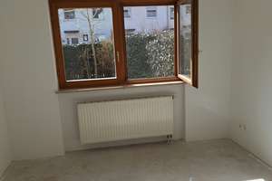 Lichtdurchflutete 3 Zi-Garten-Maisonette-Wohnung in ruhiger Lage – Die vollständige Adresse der Immobilie erhältst du vom Anbieter., 81827 Waldtrudering, München – Vorschaubild 3