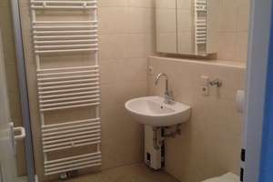Provisionsfrei von privat: Sanierte, vollmöblierte 2-Zimmer-Wohnung mit Loggia & TG-Stellplatz in St – Die vollständige Adresse der Immobilie erhältst du vom Anbieter., 12203 Lichterfelde, Berlin – Vorschaubild 5