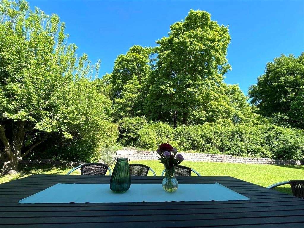 EXKLUSIVES WOHNEN AM SAFRANBERG: STADTVILLA MIT PARKCHARAKTER