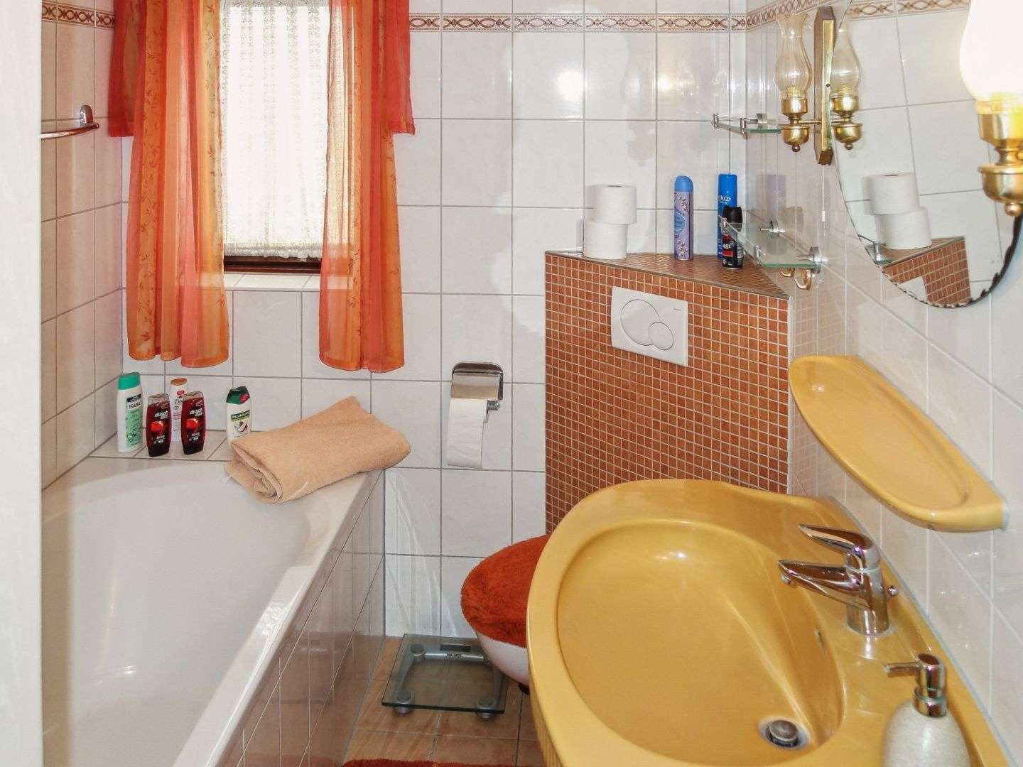 Immobilie in Helse - Gepflegtes Einfamilienhaus mit großer Garage in guter Wohnlage in Marne - Bild 3