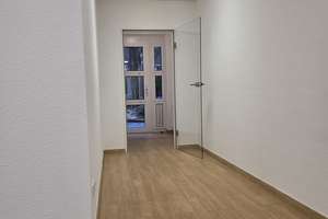 3-Zimmer-Gartenwohnung, Einbauküche, zentrale Innenstadtlage Erstbezug nach Sanierung, WG-geeignet – Höhenstraße 25, 40227 Oberbilk, Düsseldorf – Vorschaubild 1