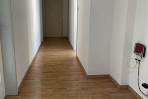 Modernisiertes 1-Zimmer in WG Stuttgart-Zuffenhausen mit Garage – Unterländer Straße 51 A, 70435 Zuffenhausen-Hohenstein, Stuttgart – Vorschaubild 2