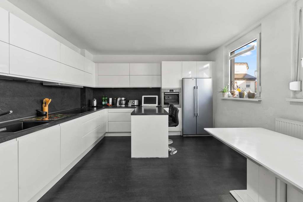 Immobilie in Gärtringen - Renovierte 4,5 Zimmer Wohnung mit separatem Hauseingang und Stellplatz in Gärtringen - Bild 1