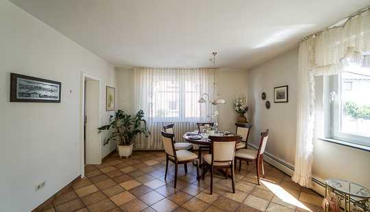 Bild von Platz für die ganze Familie – Doppelhaushälfte mit Anbau und Gartenidylle