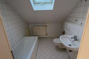 Stuttgart-Nord: 2,5-Zimmer-Wohnung im Dachgeschoss – Am Kriegsbergturm 41, 70192 Relenberg, Stuttgart – Vorschaubild 8