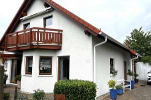 Charmantes Einfamilienhaus in ruhiger Wohnlage – mit viel Platz für die ganze Familie – Die vollständige Adresse der Immobilie erhältst du vom Anbieter., 14656 Brieselang – Vorschaubild 1