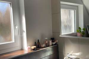 Helles Zimmer in schöner 80qm 2er-WG am Schlossgarten mit Balkon und zwei Bädern – Die vollständige Adresse der Immobilie erhältst du vom Anbieter., 70190 Berg, Stuttgart – Vorschaubild 13