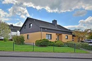 Großzügiges Wohnhaus auf wunderschönem Grundstück in Wolfhagen am Teichberg – Die vollständige Adresse der Immobilie erhältst du vom Anbieter., 34466 Wolfhagen – Vorschaubild 2
