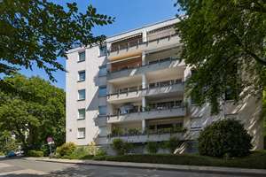 Drei-Zimmer Wohnung mit großzügiger Südloggia und Aufzug in Essen-Huttrop – Die vollständige Adresse der Immobilie erhältst du vom Anbieter., 45138 Huttrop, Essen – Vorschaubild 2