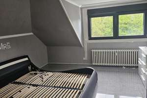 Helle 3- Zimmer Dachgeschosswohnung
650 € - 86 m² - 3.0 Zi. – Die vollständige Adresse der Immobilie erhältst du vom Anbieter., 53501 Grafschaft – Vorschaubild 8