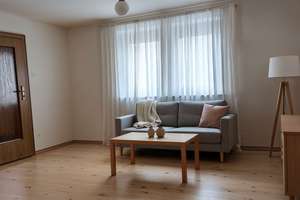 Gepflegtes Reihenmittelhaus mit rustikalem Charme und Garten in Kitzingen – Die vollständige Adresse der Immobilie erhältst du vom Anbieter., 97318 Kitzingen – Vorschaubild 3