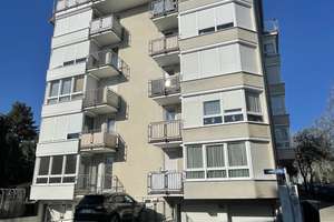 *Renoviert* - Helle Wohnung mit Balkon, Stellplatz u. Aufzug