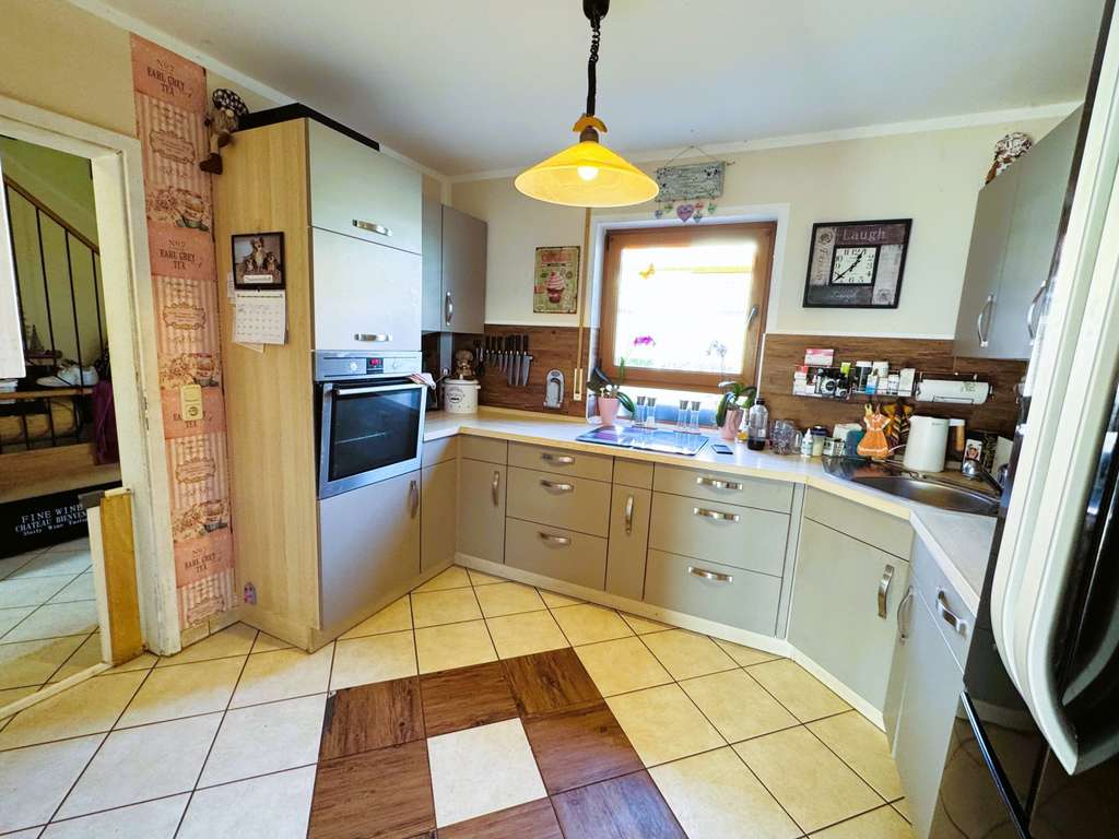 Immobilie in Burghaslach - Freistehendes Einfamilienhaus mit großem Garten in Burghaslach - Bild 2