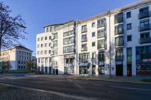 +++ Zentrale Lage! - 1-Zi-Apartment mit Parkett und Balkon +++