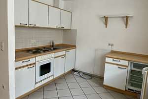 Helle Wohnung mit EBK, zentral und dennoch ruhig