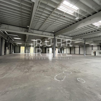 Sofort verfügbare Lager-/ Produktionshalle mit Bürofläche | RUHR REAL