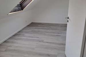 Wohnen mit Charakter: 2-Zimmer-Dachgeschosswohnung in Krefeld-Hüls – Cäcilienstraße 44, 47839 Hüls, Krefeld – Vorschaubild 4