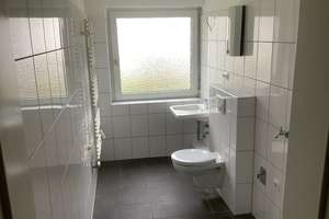 Frisch renovierte 3-Zimmer-Wohnung mit Tageslichtbad und Balkon – Karolingerstr. 4, 56068 Süd, Koblenz – Vorschaubild 4