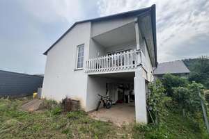Wohnhaus mit Garage in Kröv – Die vollständige Adresse der Immobilie erhältst du vom Anbieter., 54536 Kröv – Vorschaubild 2