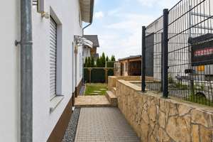 Modernes 217-m²-Familienhaus mit 8 Zimmern, PV-Speicher, Wallbox, Solar & großem Garten – Die vollständige Adresse der Immobilie erhältst du vom Anbieter., 94419 Reisbach – Vorschaubild 9
