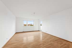 Renovierungsbedürftige 3-Zimmer-Wohnung mit Südloggia