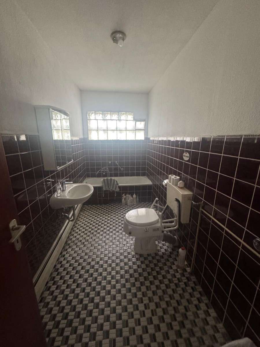 Immobilie in Herborn - Renovierungsbedürftiges Einfamilienhaus mit Potenzial in ruhiger Lage von Herborn-Seelbach - Bild 2