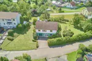 ++ Freistehendes Einfamilienhaus mit Garage, Terrasse und großem Gartengrundstück ! ++ – Rhein-Neckar-Kreis – Vorschaubild 7