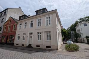 Charmante Wohnung in Duisburg-Ruhrort mit eigenem Treppenhaus und Spitzboden – Harmoniestraße 11, 47119 Ruhrort, Duisburg – Vorschaubild 2